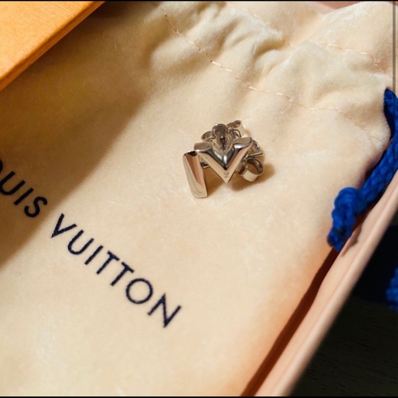 *SOLD*•AUTHENTIC LOUIS VUITTON EARRINGS• 🌺 - Picture 3 of 4
